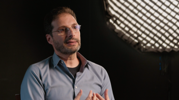 Documentário é ficção? E como ficam os fatos de um documentário? Carlos Nader responde
